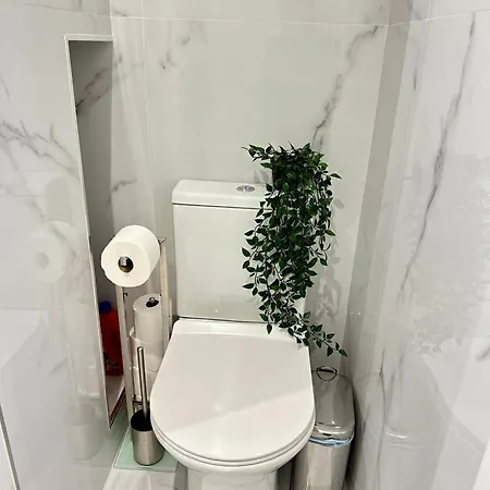 B8 Фуэнхирола
