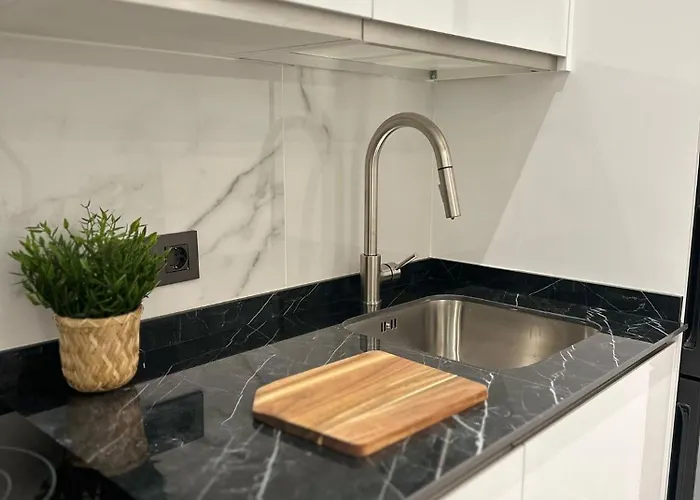 B8 Апартаменты *