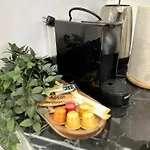 B8 * فوينخيرولا